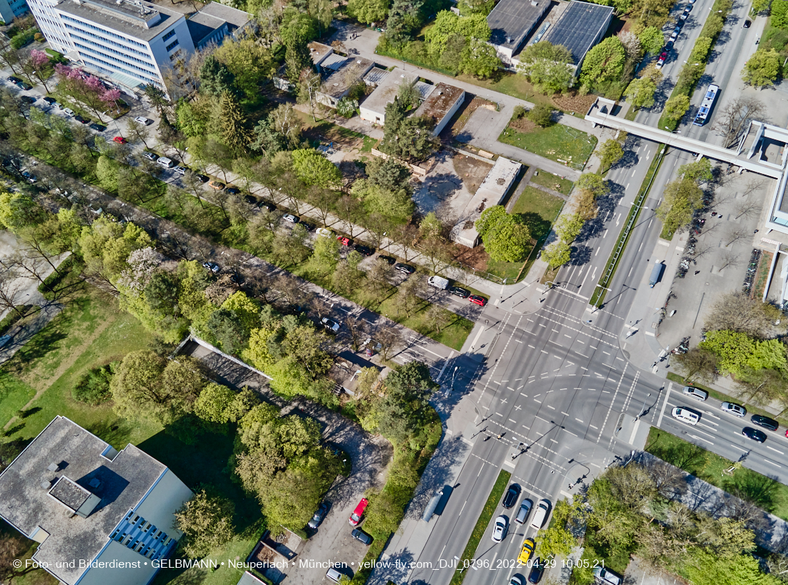 29.04.2022 - Luftbilder von der Baustelle Haus für Kinder in Neuperlach